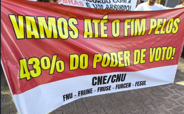 CNE promove ato em frente à AGU contra privatização da Eletrobras