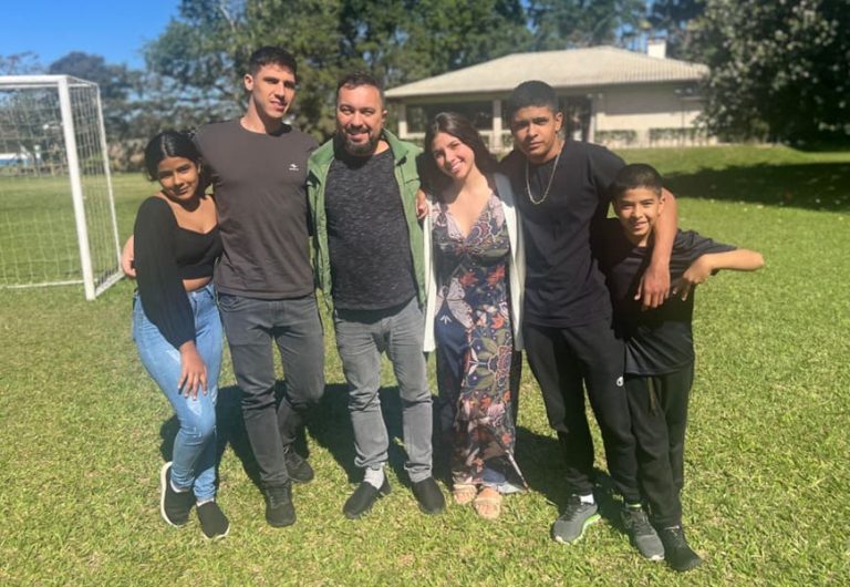 Adoção fez morador de São José redefinir o conceito de família