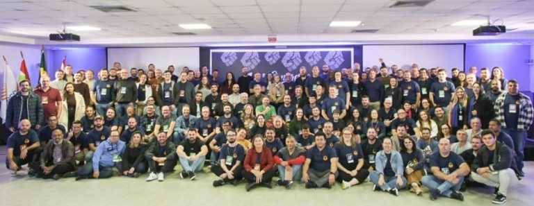 Categoria debate a gestão da Celesc Pública em Blumenau