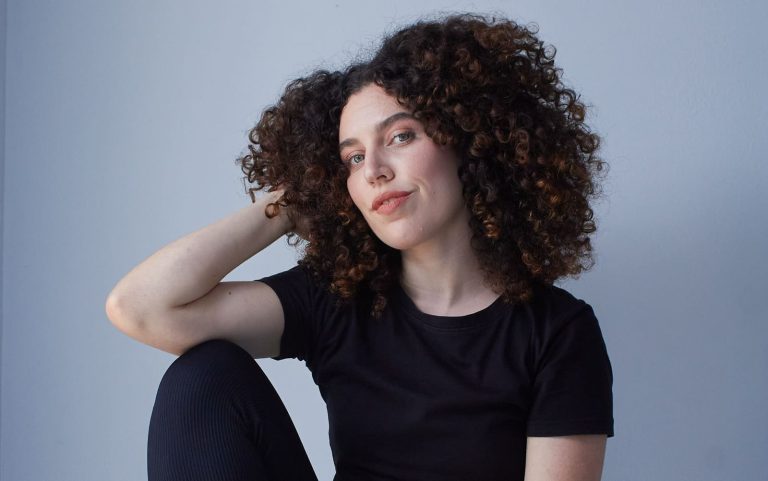 Bruna Ferracioli promove oficina teatral gratuita em Florianópolis