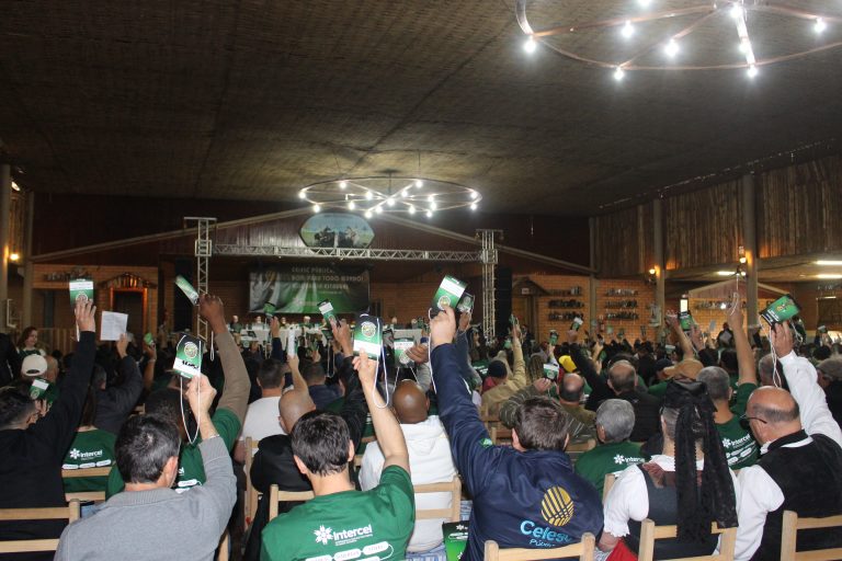 Categoria aprova contraproposta de PLR e Pauta de Reivindicações na Assembleia Estadual de Concórdia