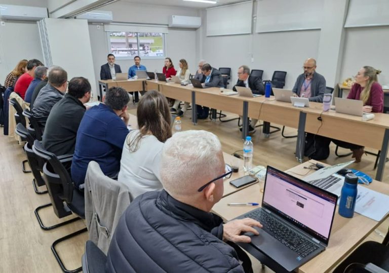 Diretoria adia cláusulas financeiras para última rodada de negociação