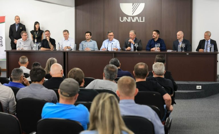 Audiência pública debate atuação da Celesc e reforça cobrança por mais contratações