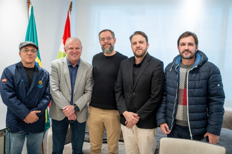 Candidatos ao governo Gelson Merísio e João Rodrigues assumem compromisso com a Celesc Pública